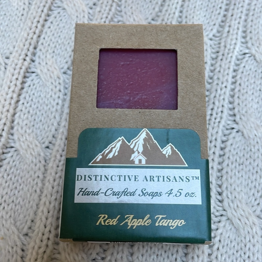 NWT Distinctive Artisans Hand-Crafted Soaps lot of 2. Red Apple Tango/Bamboo Mud - Picture 3 of 7